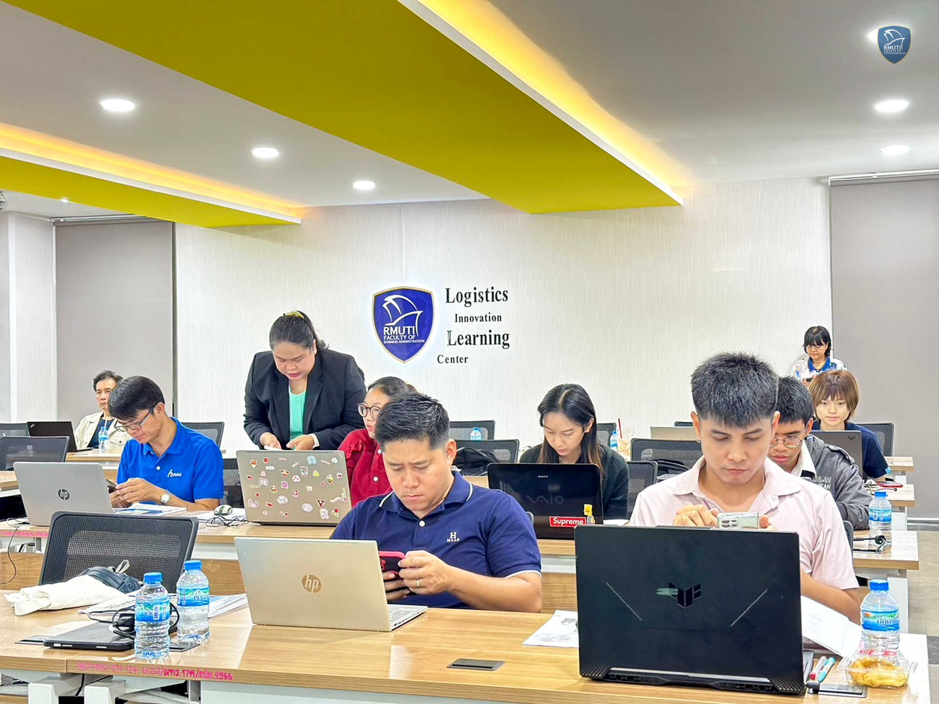 LINE_ALBUM_ปฐมนิเทศ ป.โท 9-6-24_240609_71